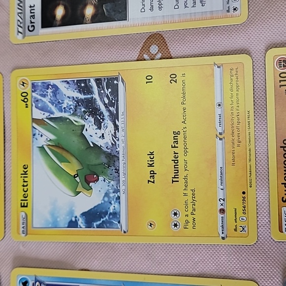 Pokemon lot of 10 cards - Picture 8 of 12